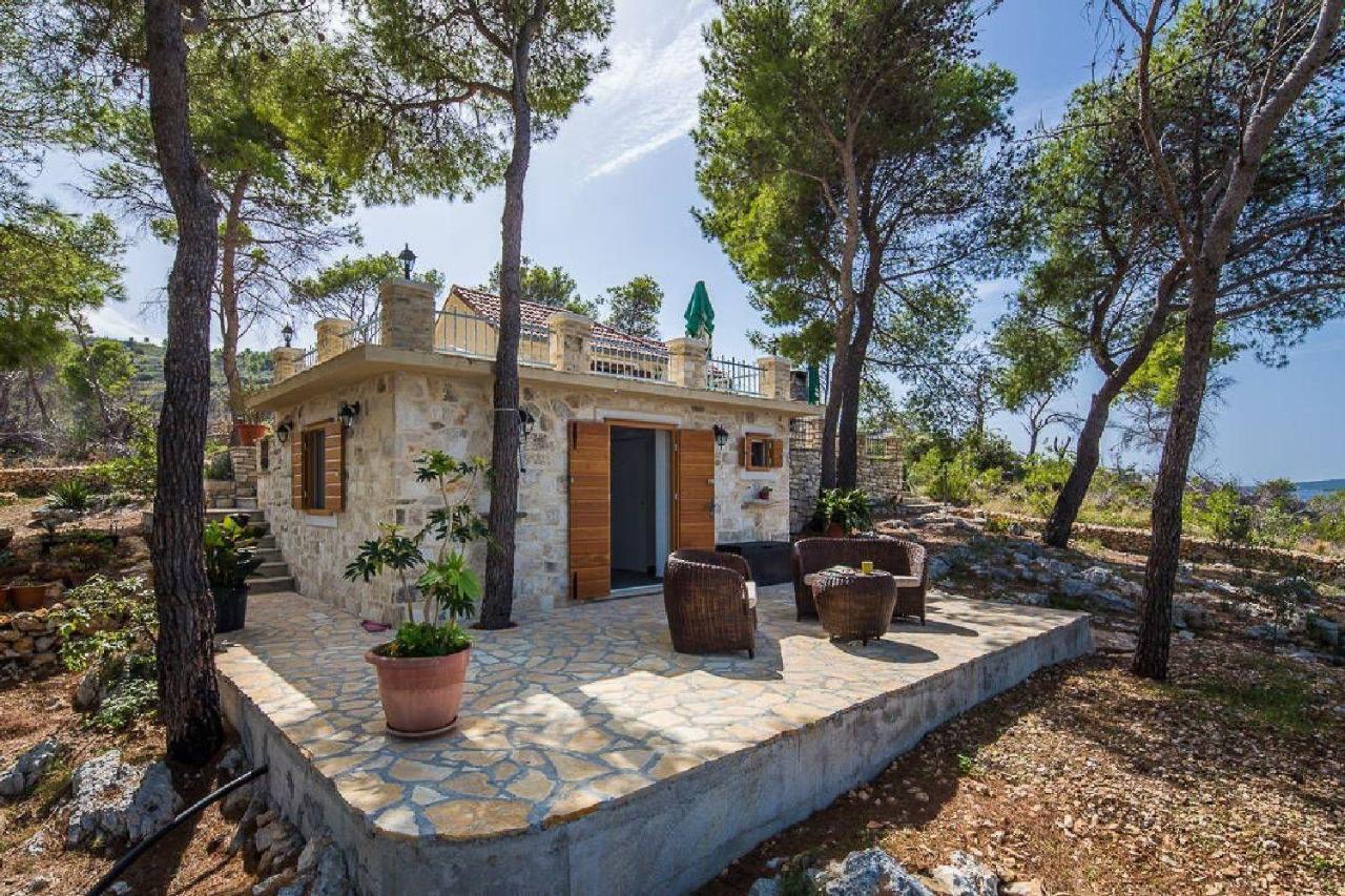 House Vesna Kupinova Villa Milna Kültér fotó