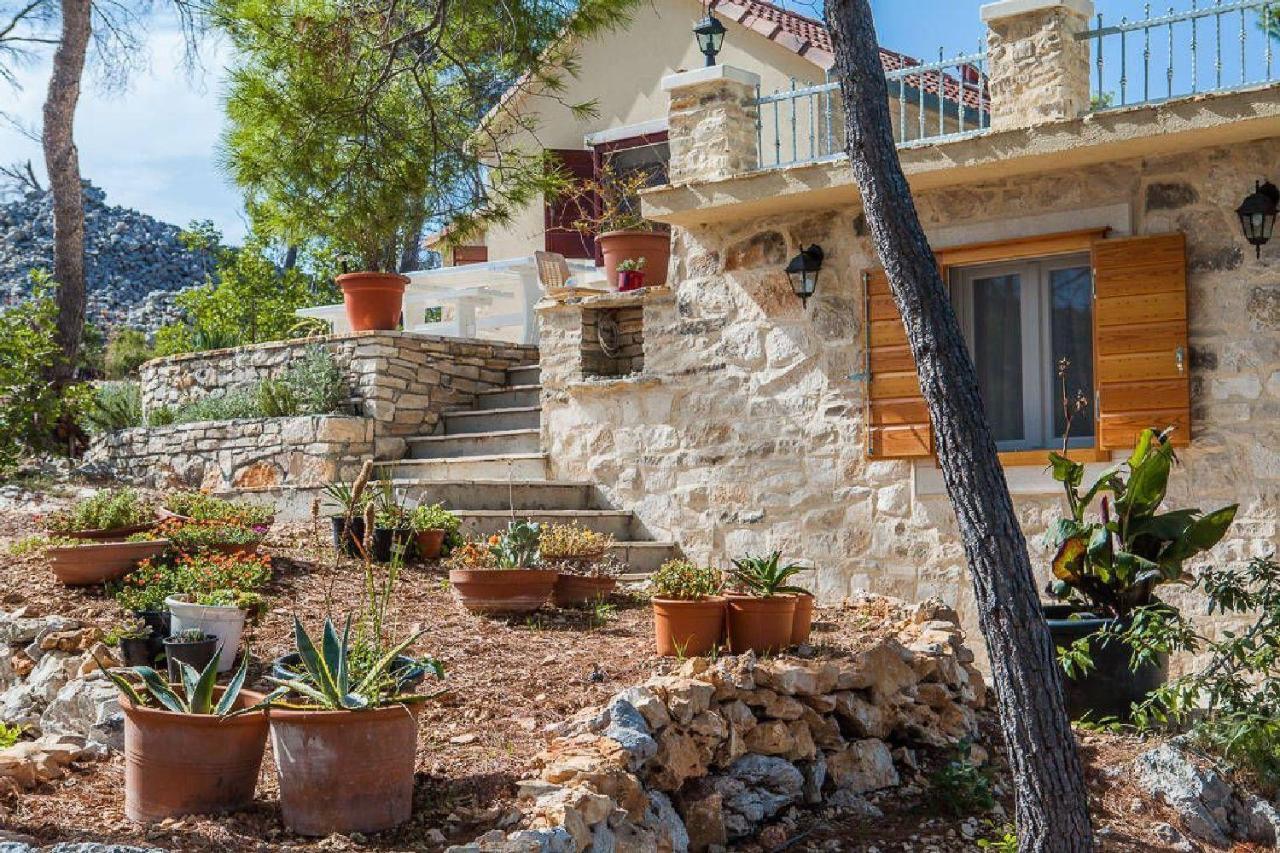 House Vesna Kupinova Villa Milna Kültér fotó